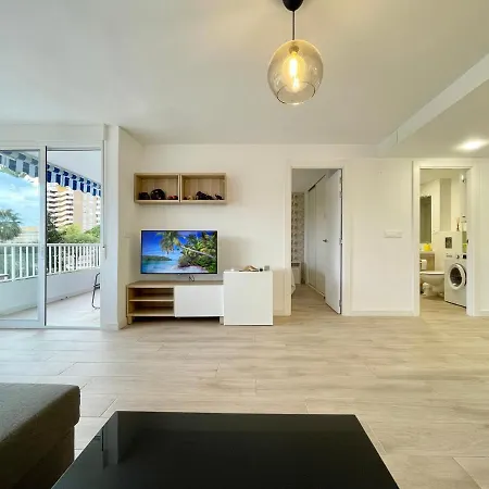 Playa San Juan Luxurious By The Appartamento